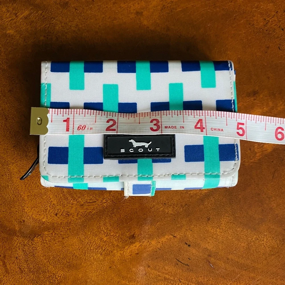 Scout wallet blue green white